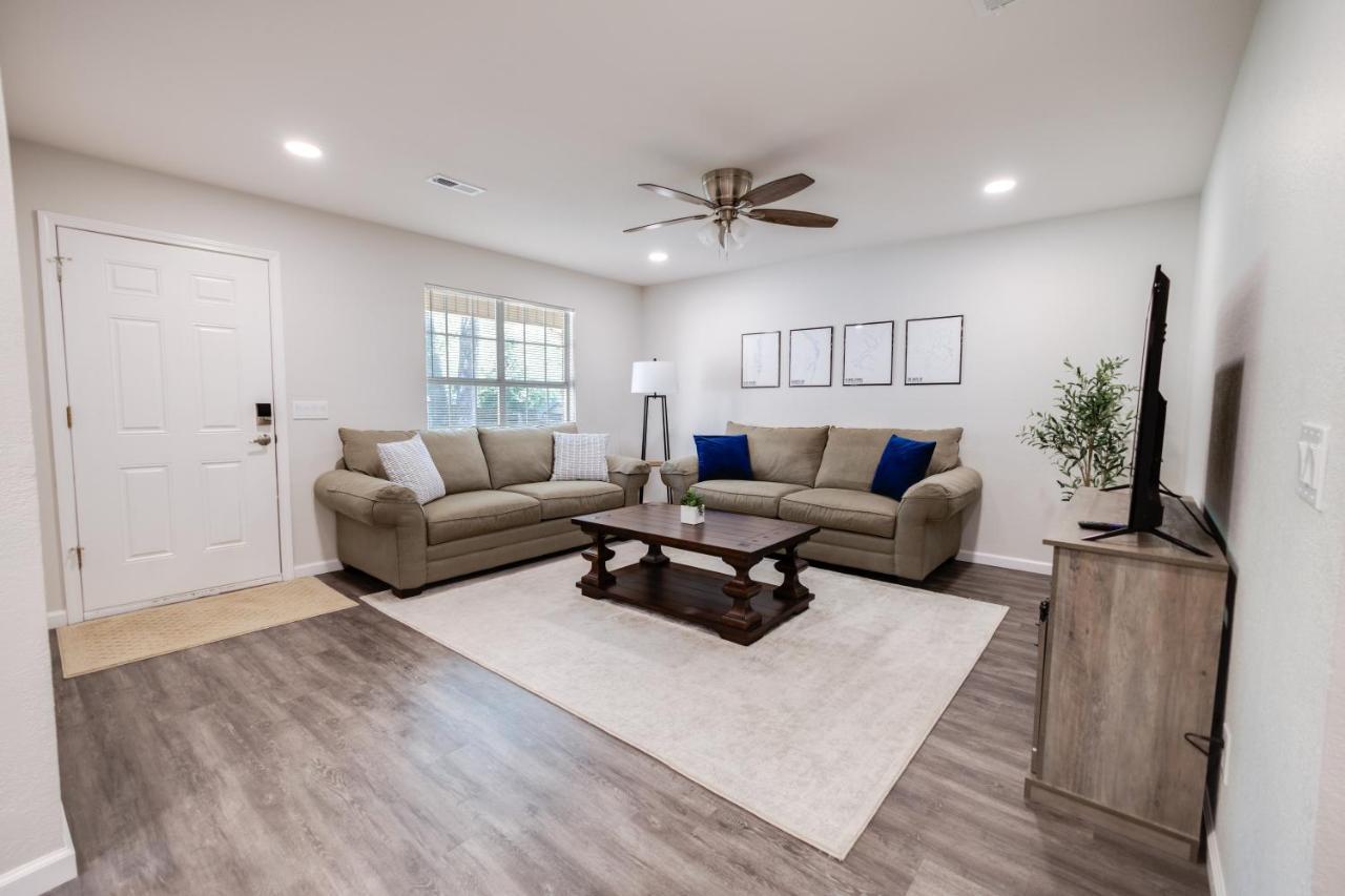Trailside Townhouse - Close To Downtown & Bike Trails 벤톤빌 외부 사진