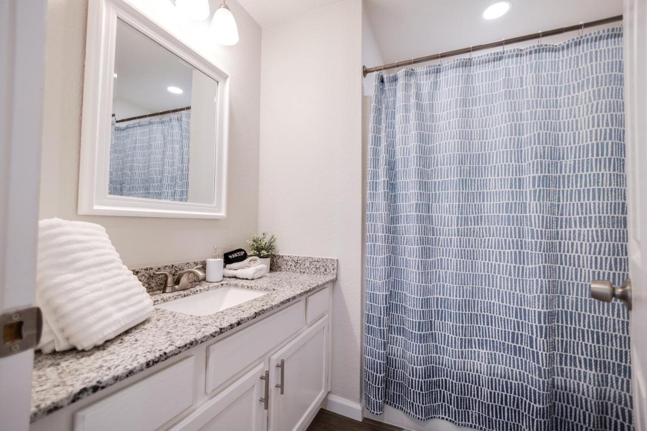 Trailside Townhouse - Close To Downtown & Bike Trails 벤톤빌 외부 사진