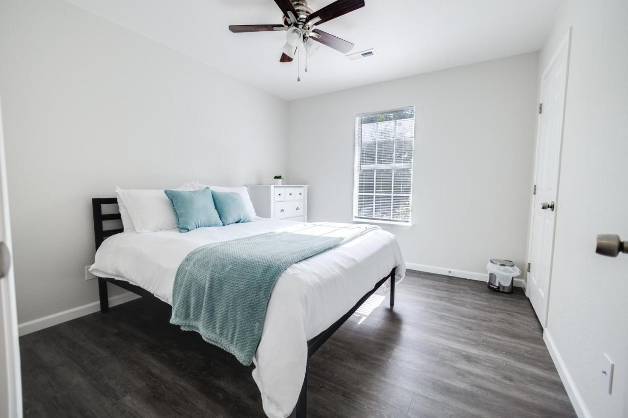 Trailside Townhouse - Close To Downtown & Bike Trails 벤톤빌 외부 사진